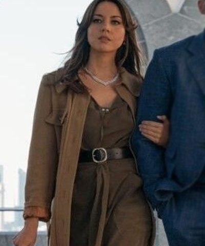 Sarah Fidel Operation Fortune Ruse de guerre Aubrey Plaza Coat