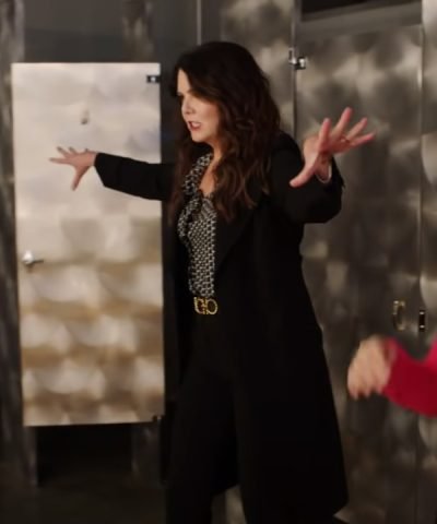 Zoey's Extraordinary Playlist Lauren Graham Black Coat