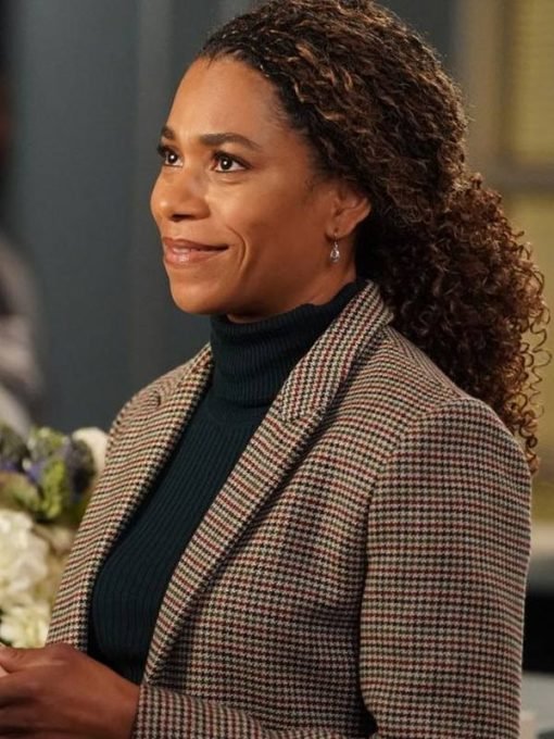 Kelly McCreary E19 Grey Blazer