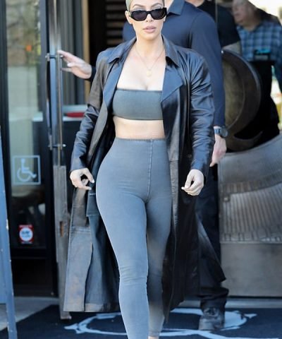 Model Kim Kardashian Trench Leather Coat