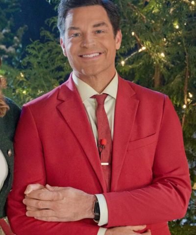 Ms Christmas Comes To Town Brennan Elliott Red Suit