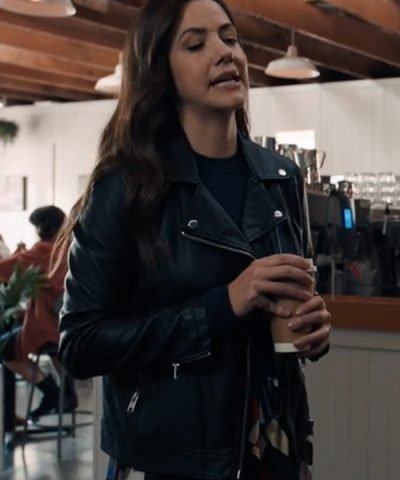 3 Bed 2 Bath 1 Ghost Julie Gonzalo Black Jacket