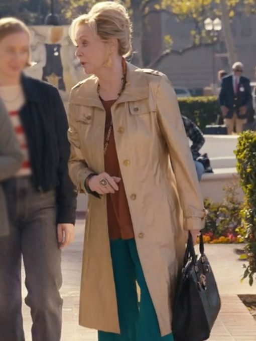 Deborah Vance Hacks S03 Golden Leather Coat